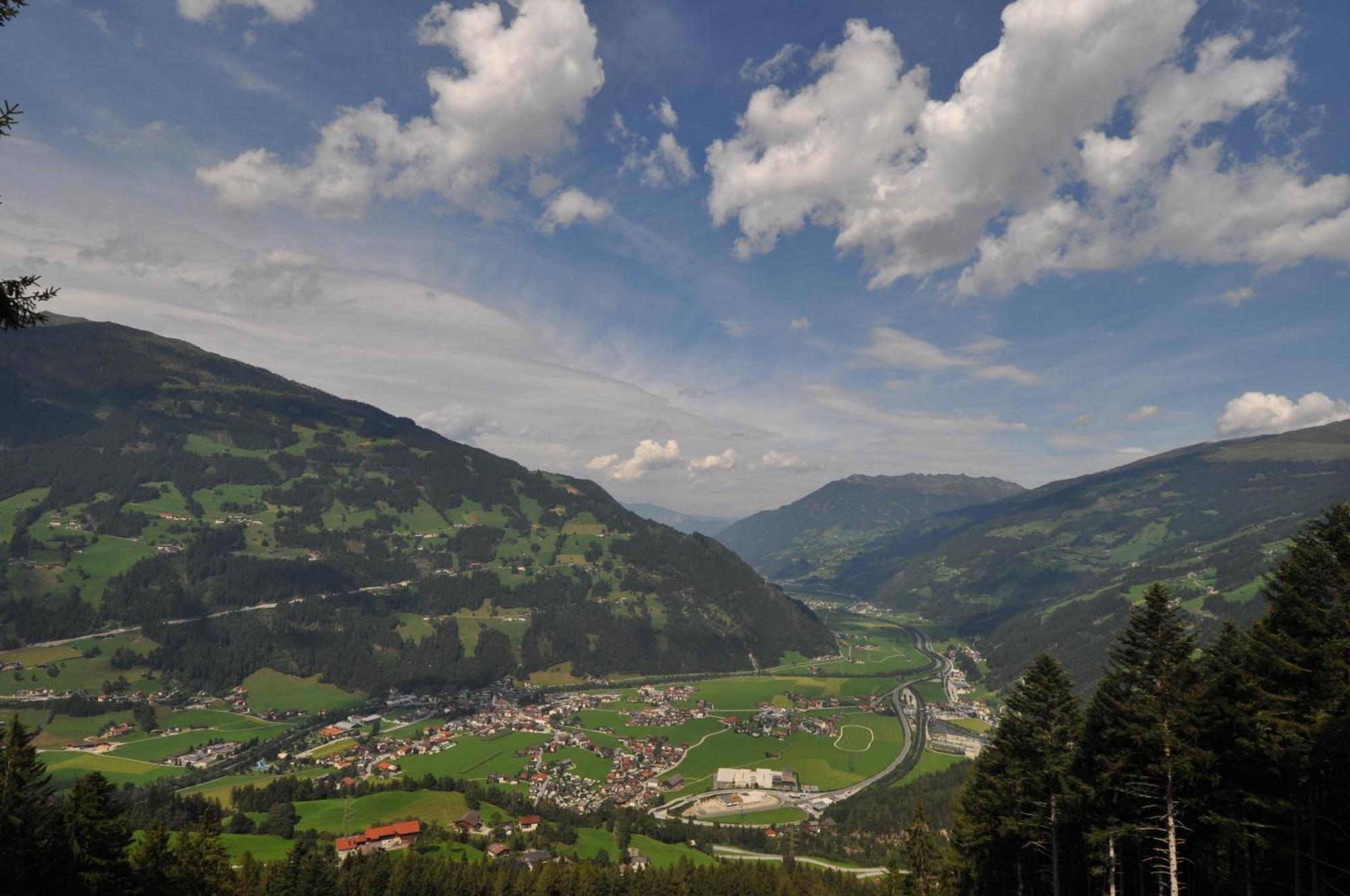 Ferienwohnung Ausblick Zillertal Hainzenberg Exterior foto