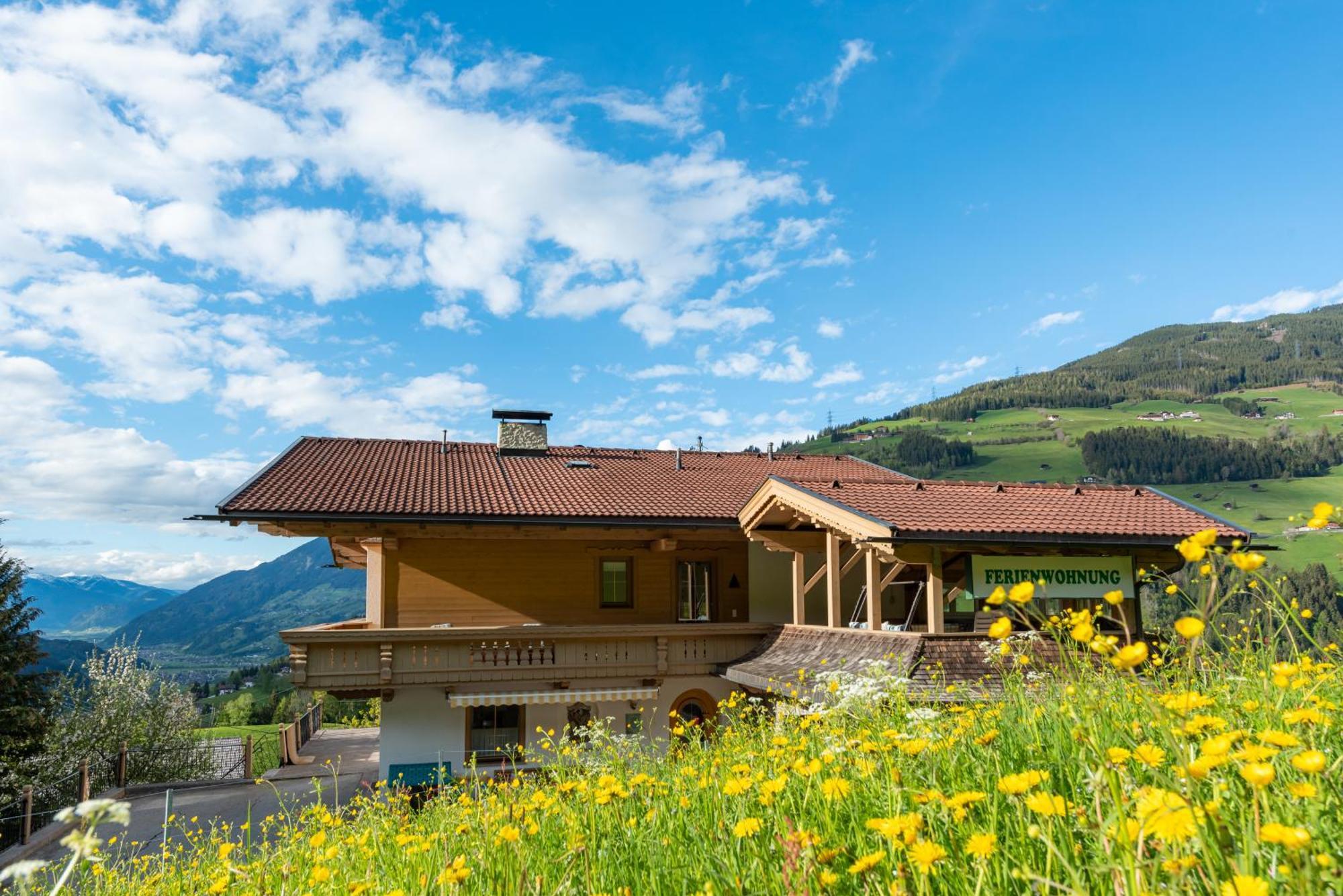 Ferienwohnung Ausblick Zillertal Hainzenberg Exterior foto